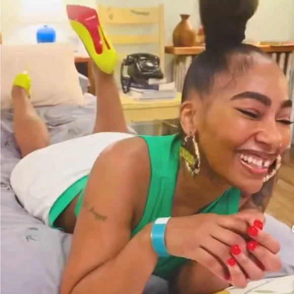 Kate 100 Christian Louboutin Neon Yellow size 38.5 - Picture 9 of 10